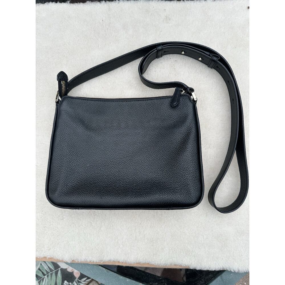 Kate Spade crossbody Black pebbled run around bag adjustable strap - Picture 6 of 8